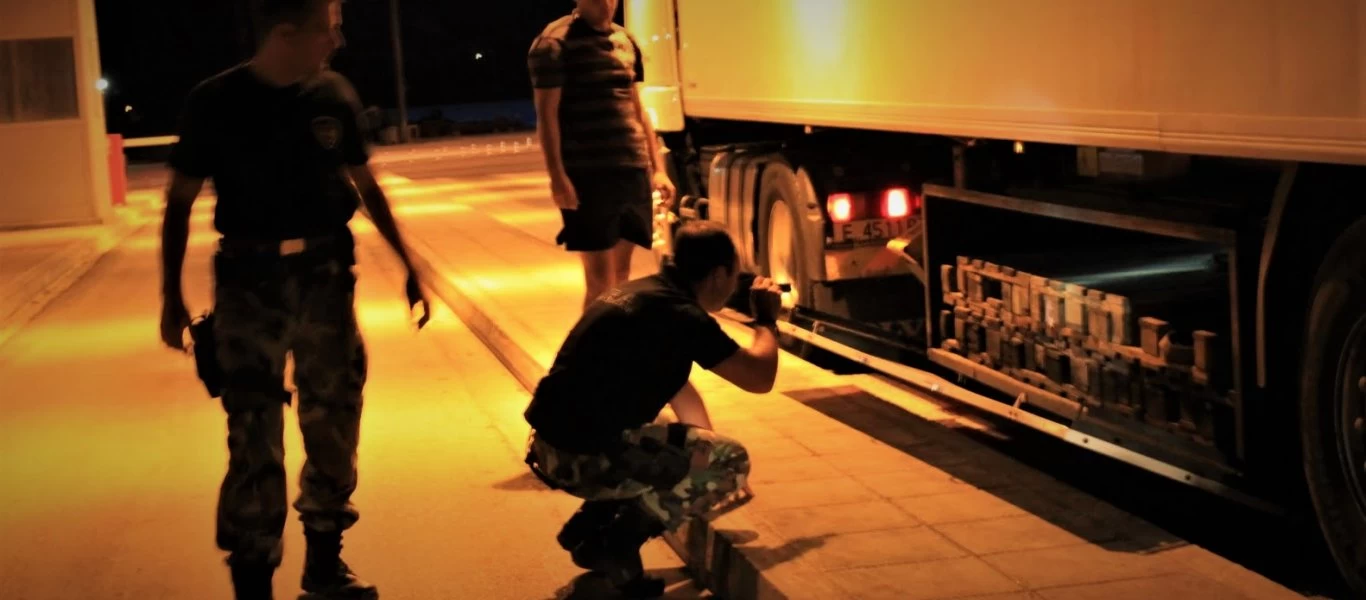 Κύκλωμα διακίνησης παράνομων μεταναστών από εταιρεία κέτερινγκ στις δομές φιλοξενίας Σάμου!